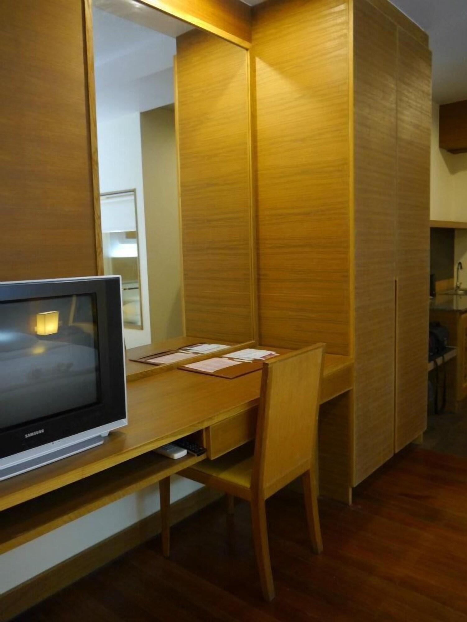 Baan Saikao Plaza Hotel & Service Apartment Koh Chang Zewnętrze zdjęcie
