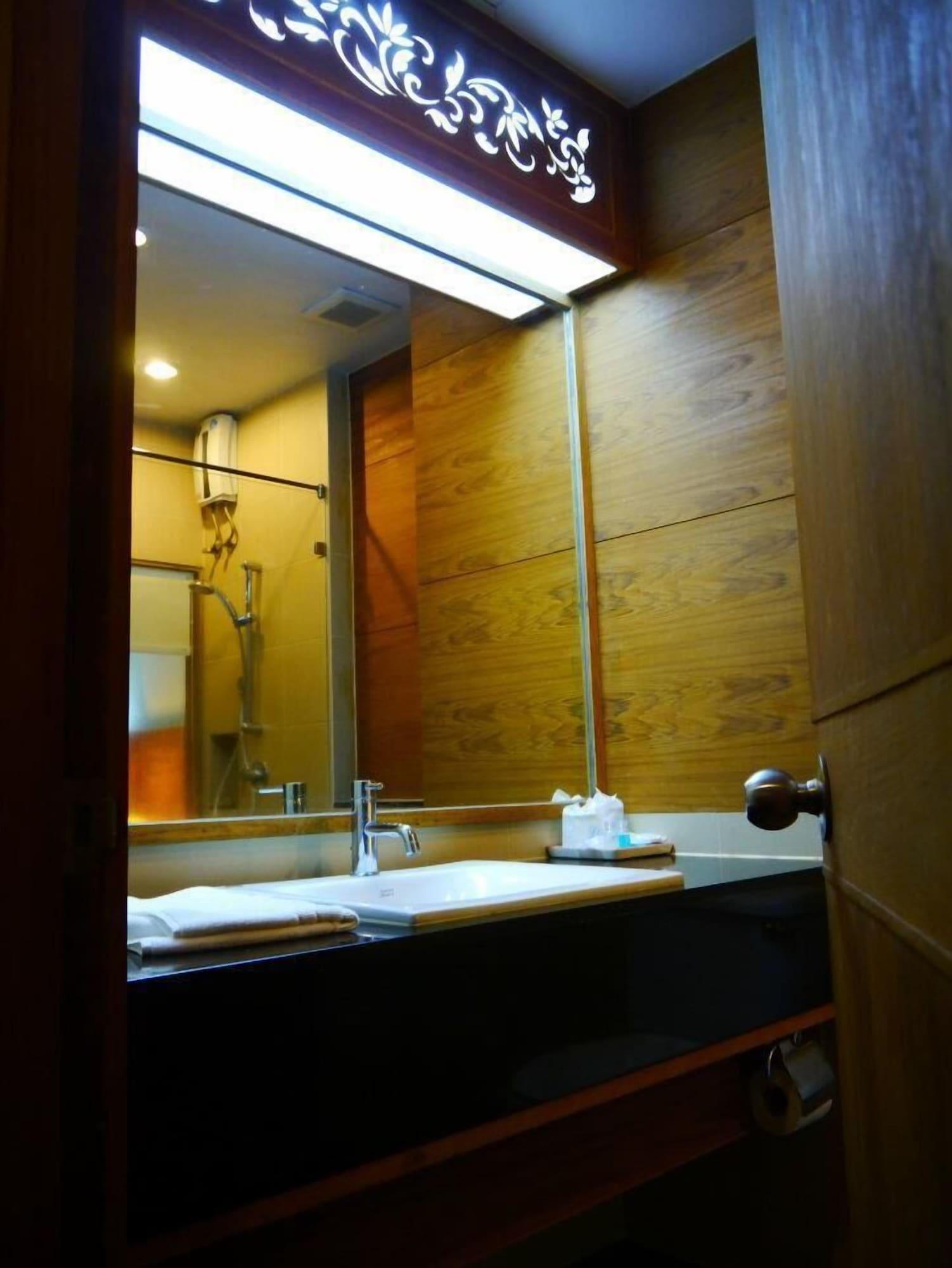 Baan Saikao Plaza Hotel & Service Apartment Koh Chang Zewnętrze zdjęcie